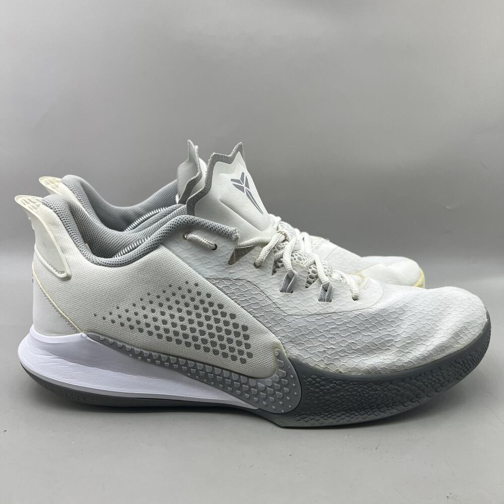 Nike Mamba Fury Basketball Shoes Men Size 15 White Gray Comfort Low Top Sneakers